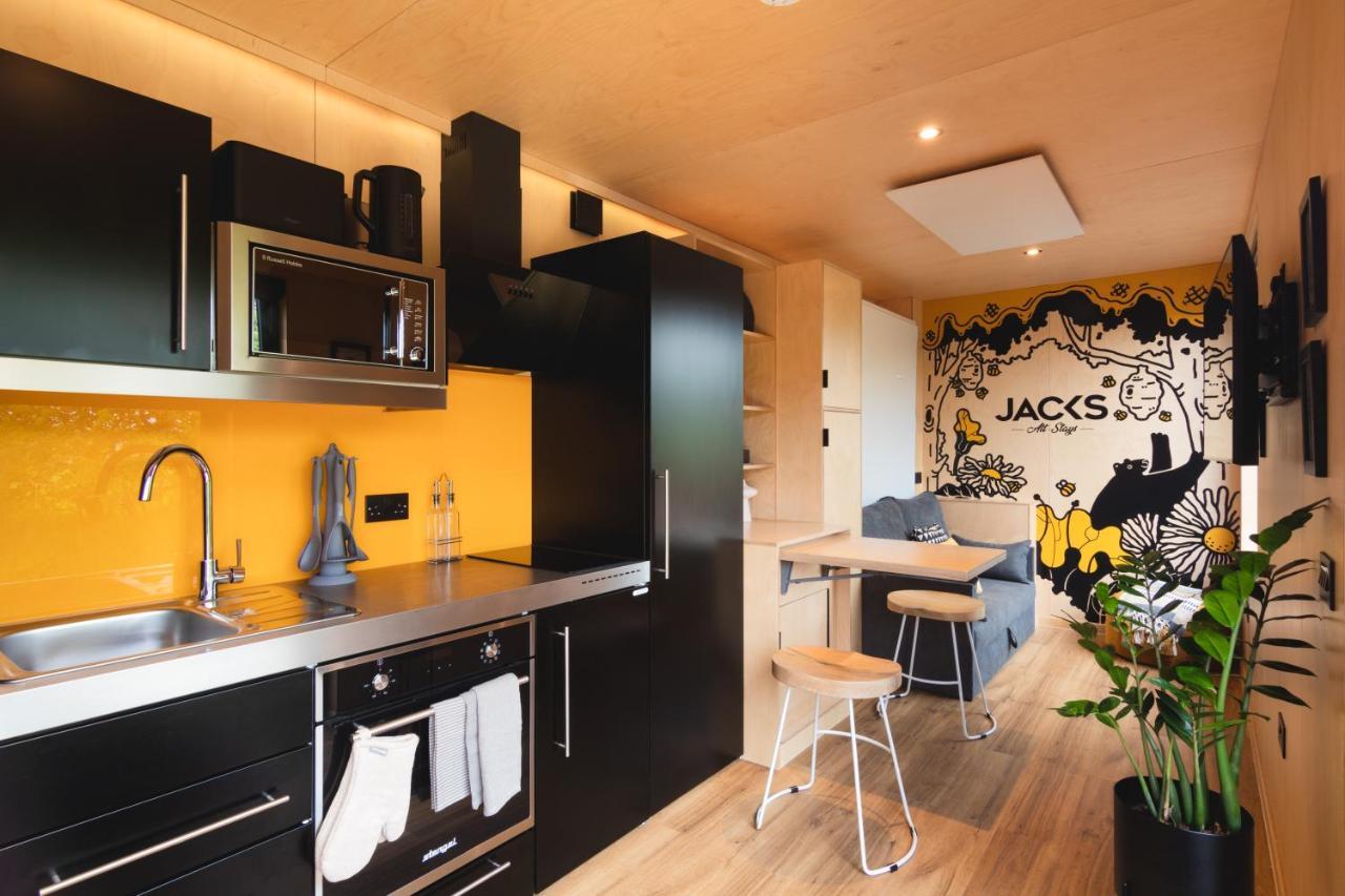 The Hive - Unique Hot Tub Cabin In Millport Eksteriør billede