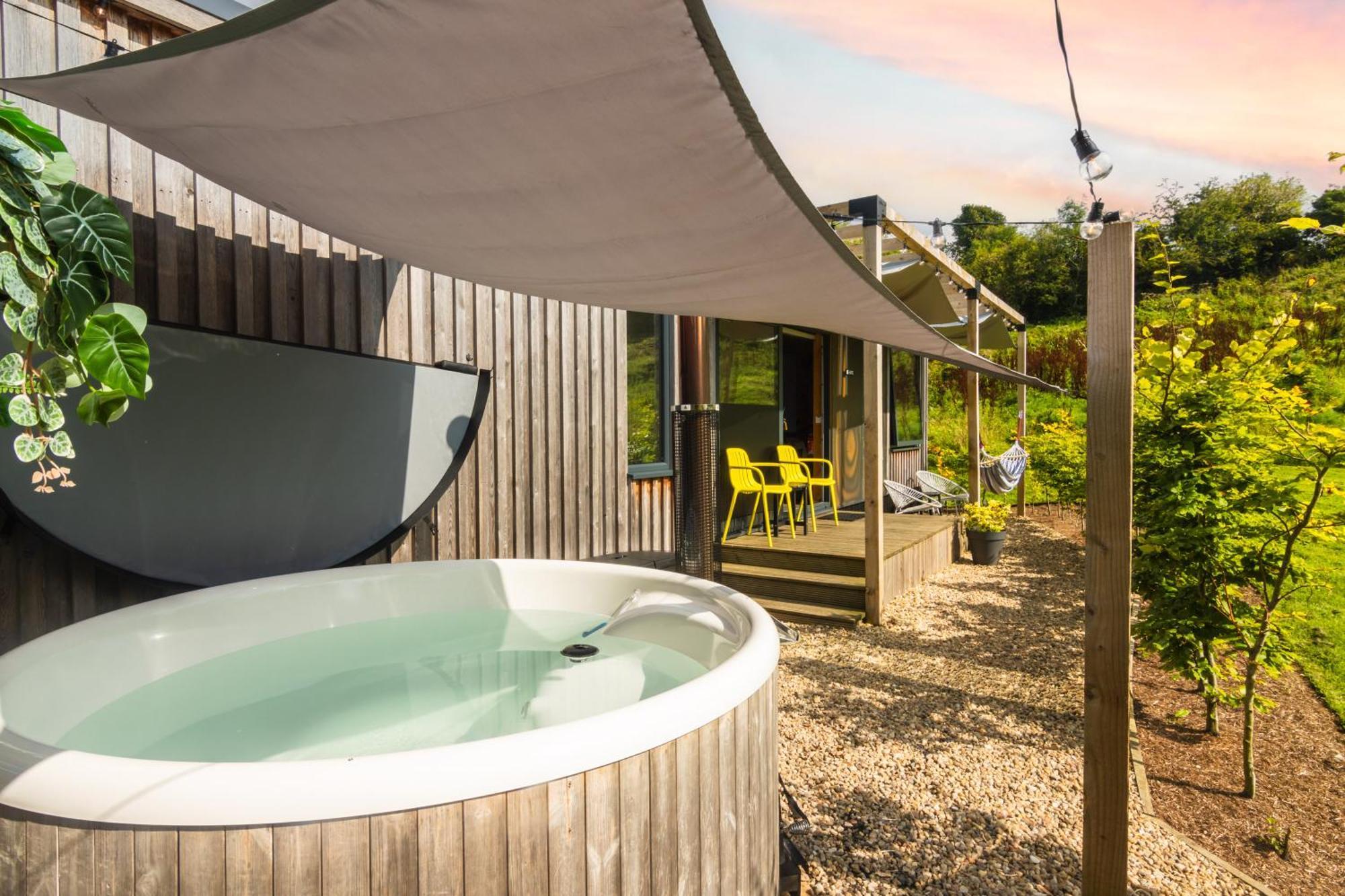 The Hive - Unique Hot Tub Cabin In Millport Eksteriør billede